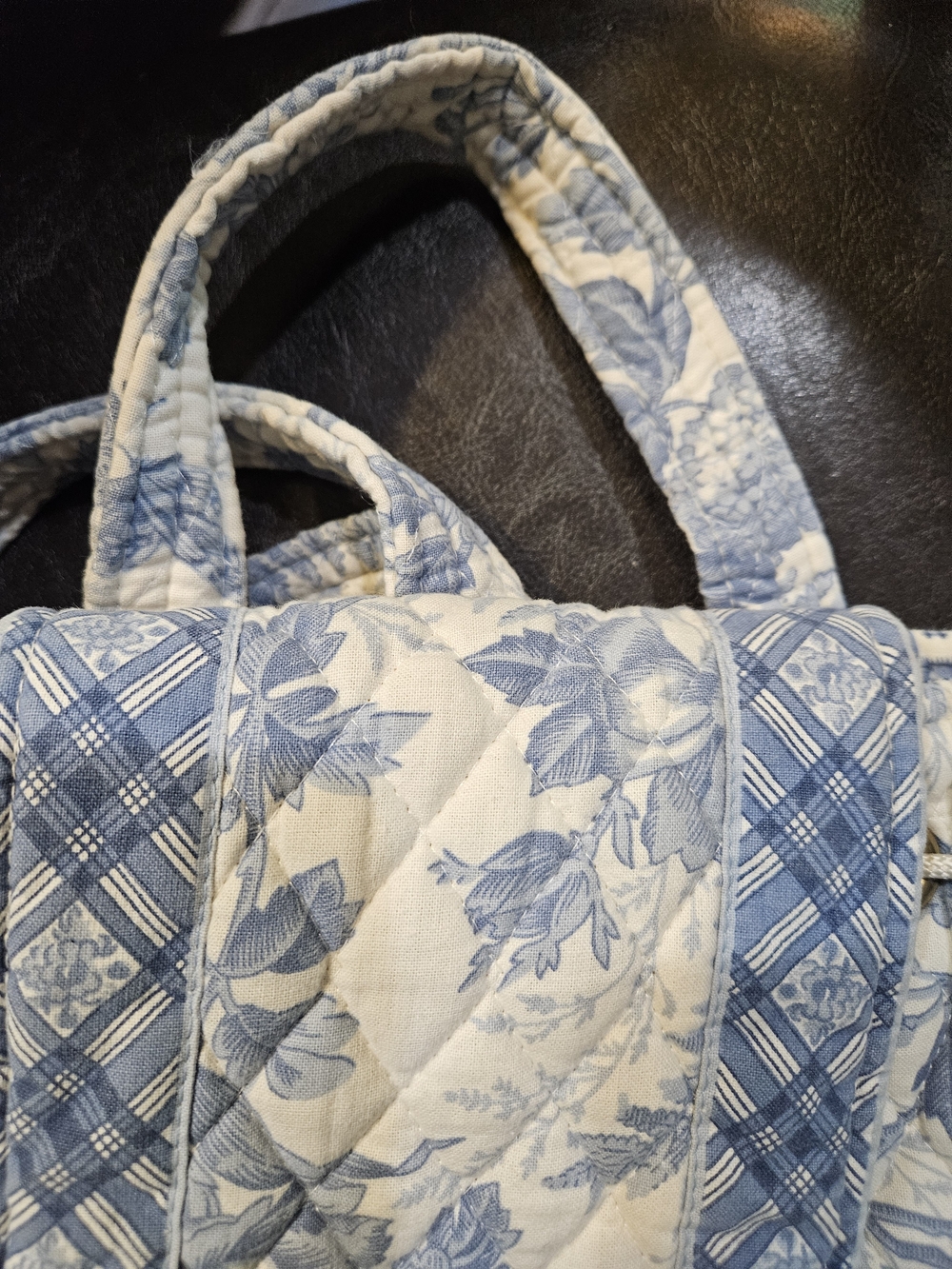 Vera Bradley Blue and Cream Quilted Floral Drawstring Tote Backpack - Picture 4 of 5